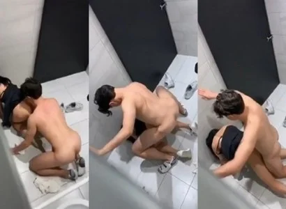 Cả hai người quan hệ nhau ngay trong nhà vệ sinh